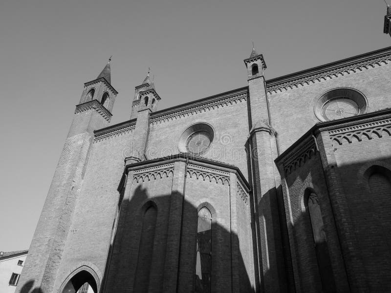 Собор San Lorenzo в Alba в черно-белом стоковая фотография